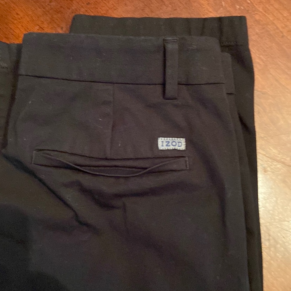 Izod, men’s black pants; 30x32